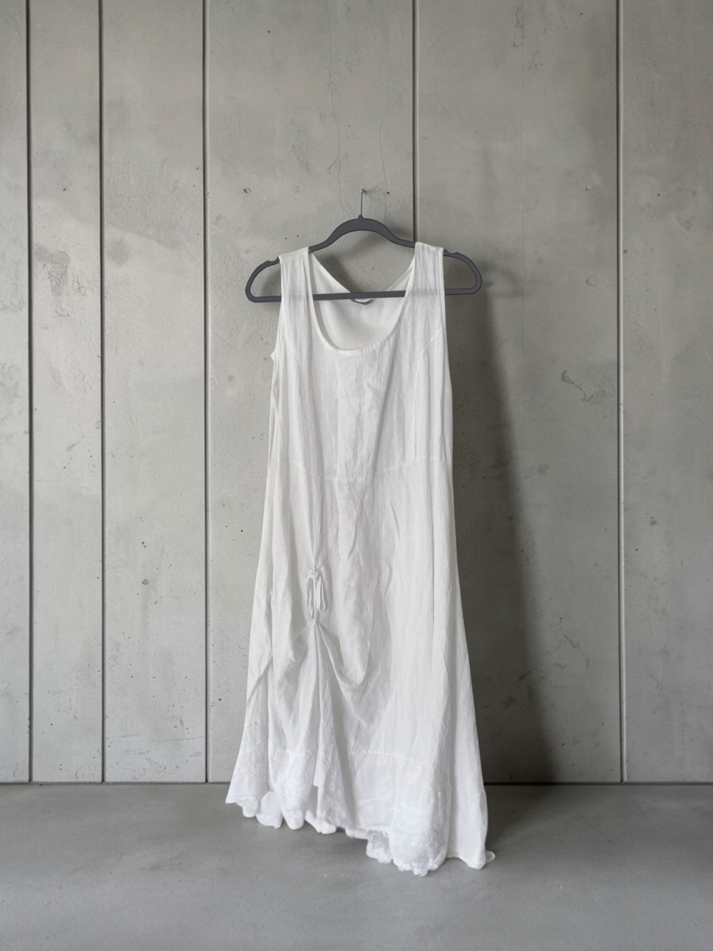 Bella Amore White Linen Scoop Neck Tank
